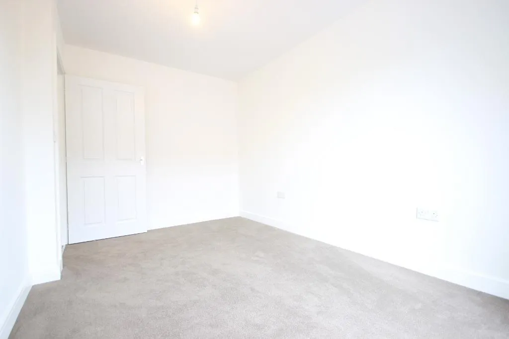 Campus Avenue, Dagenham, RM8, photo 13