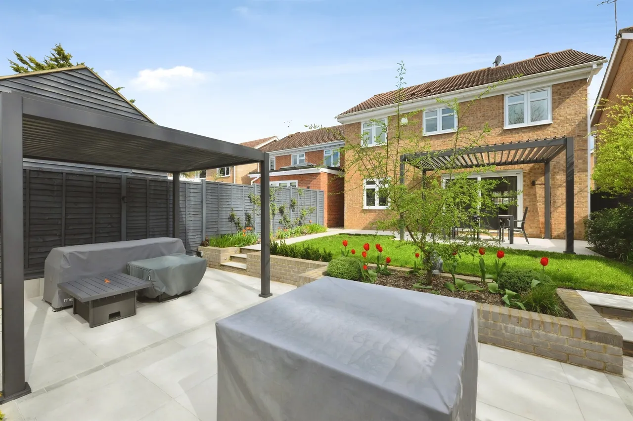4 bed house for sale — Lawrence Avenue, Stanstead Abbotts, Ware