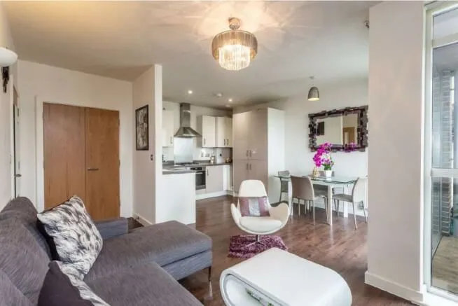 High Street, HA8, photo 10