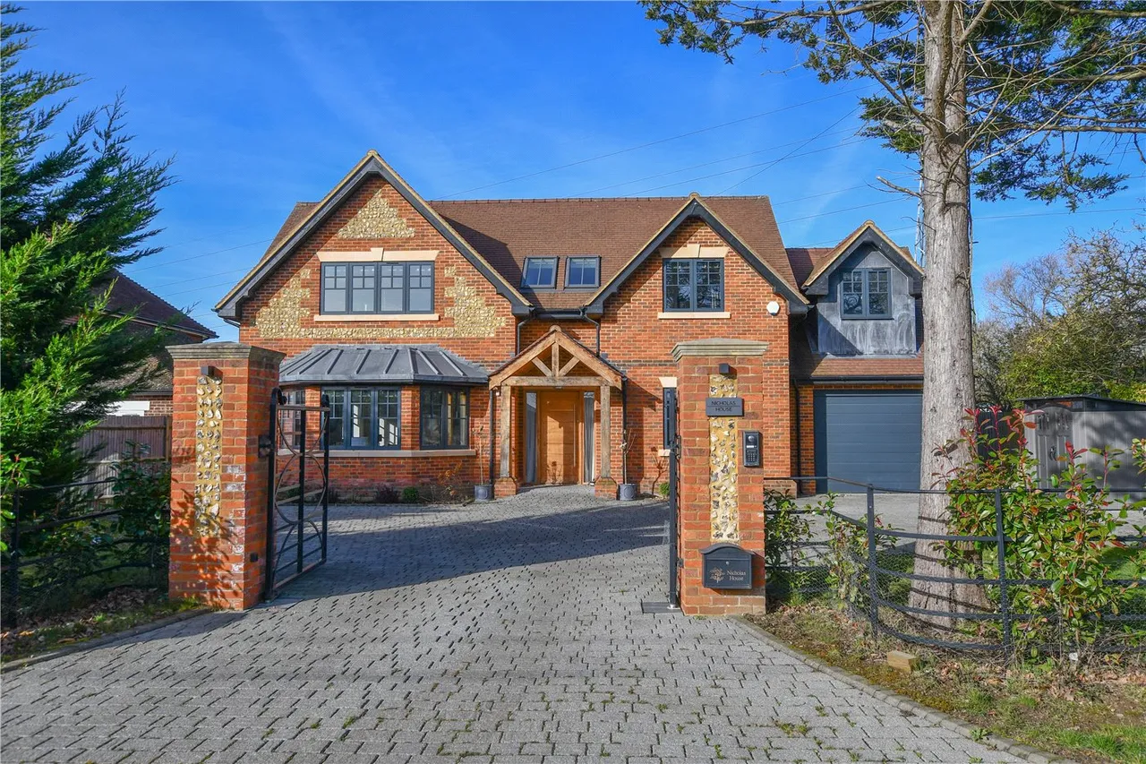 5 bed house for sale, Nelsons Lane, Hurst, RG10