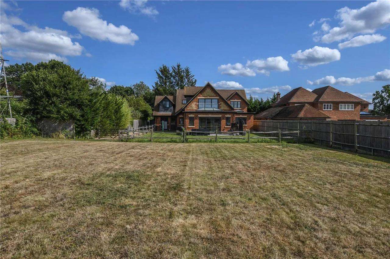Nelsons Lane, Hurst, RG10, photo 18