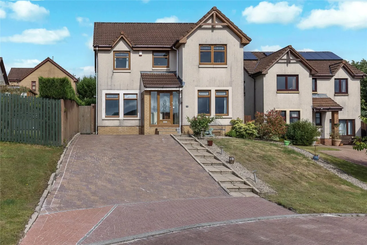 5 bed house for sale — Glen Sannox Grove, Cumbernauld, Glasgow, North Lanarkshire, G68