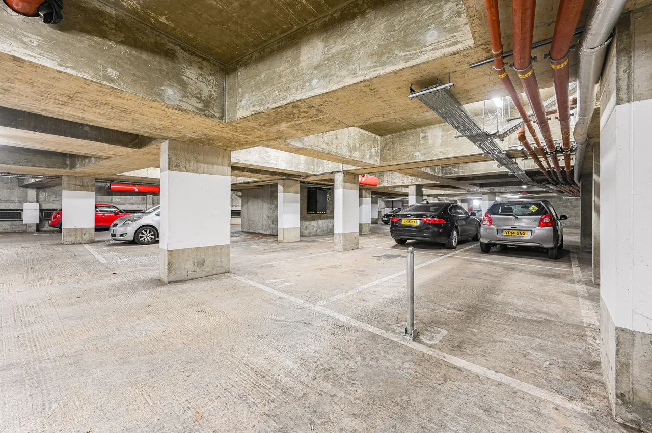 43 Catalpa Court, Hither Green Lane, London, photo 7