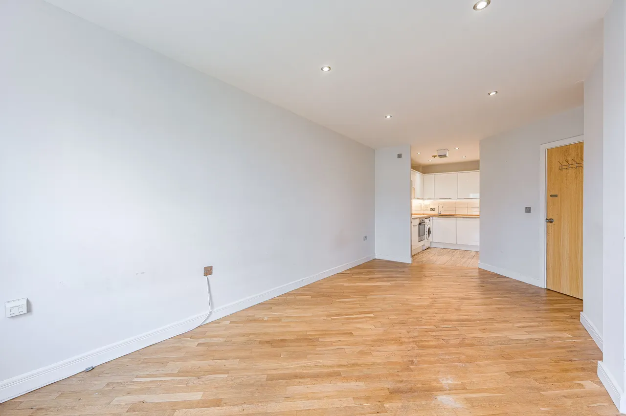 43 Catalpa Court, Hither Green Lane, London, photo 10