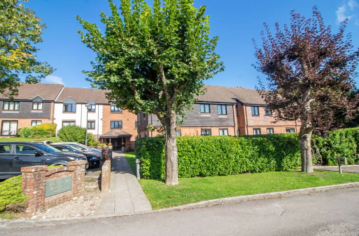 1 bed flat for sale — Havant Road, Horndean, Waterlooville, PO8 0XA