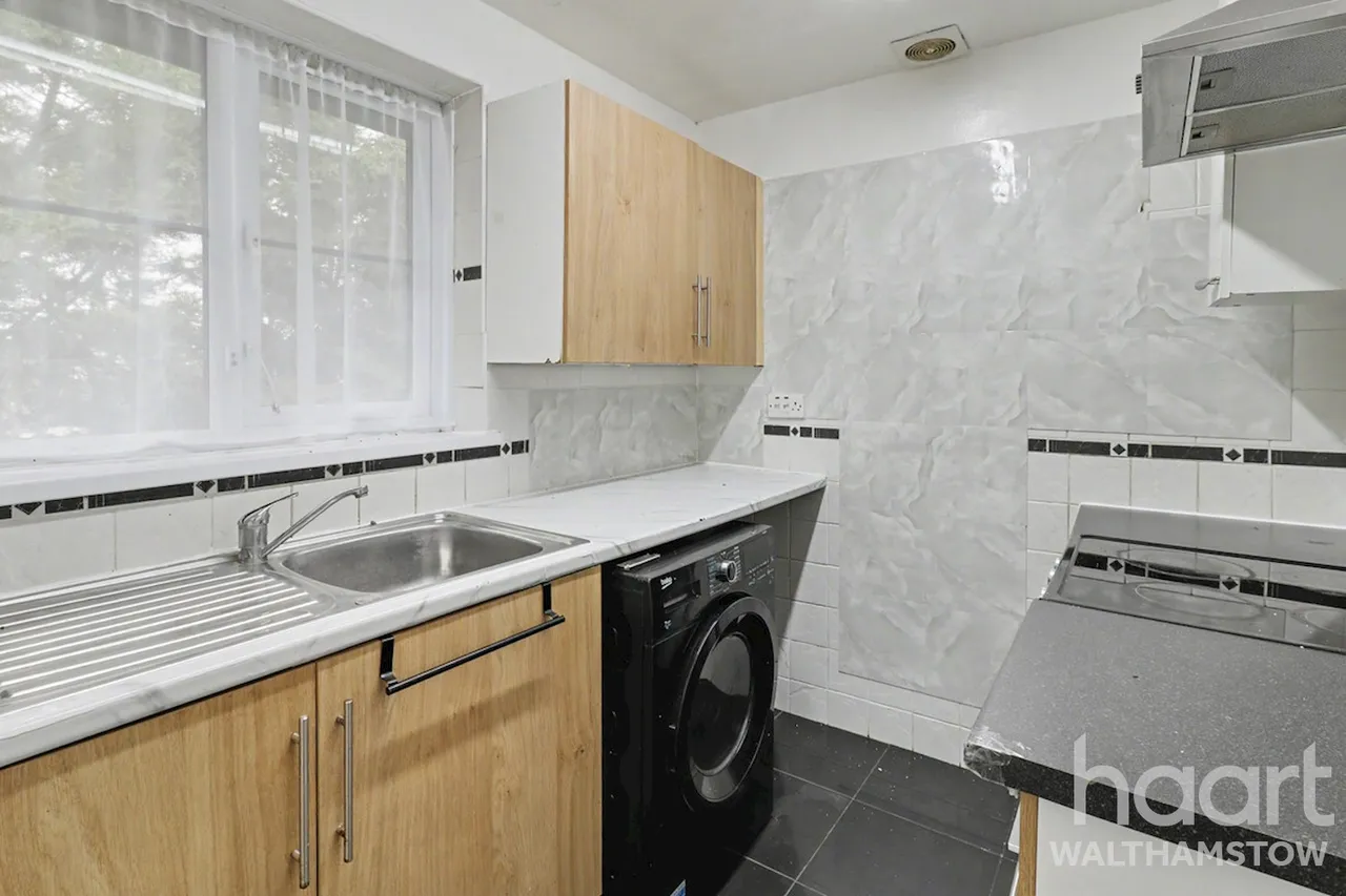 Yunus Khan Close, London, E17, photo 9