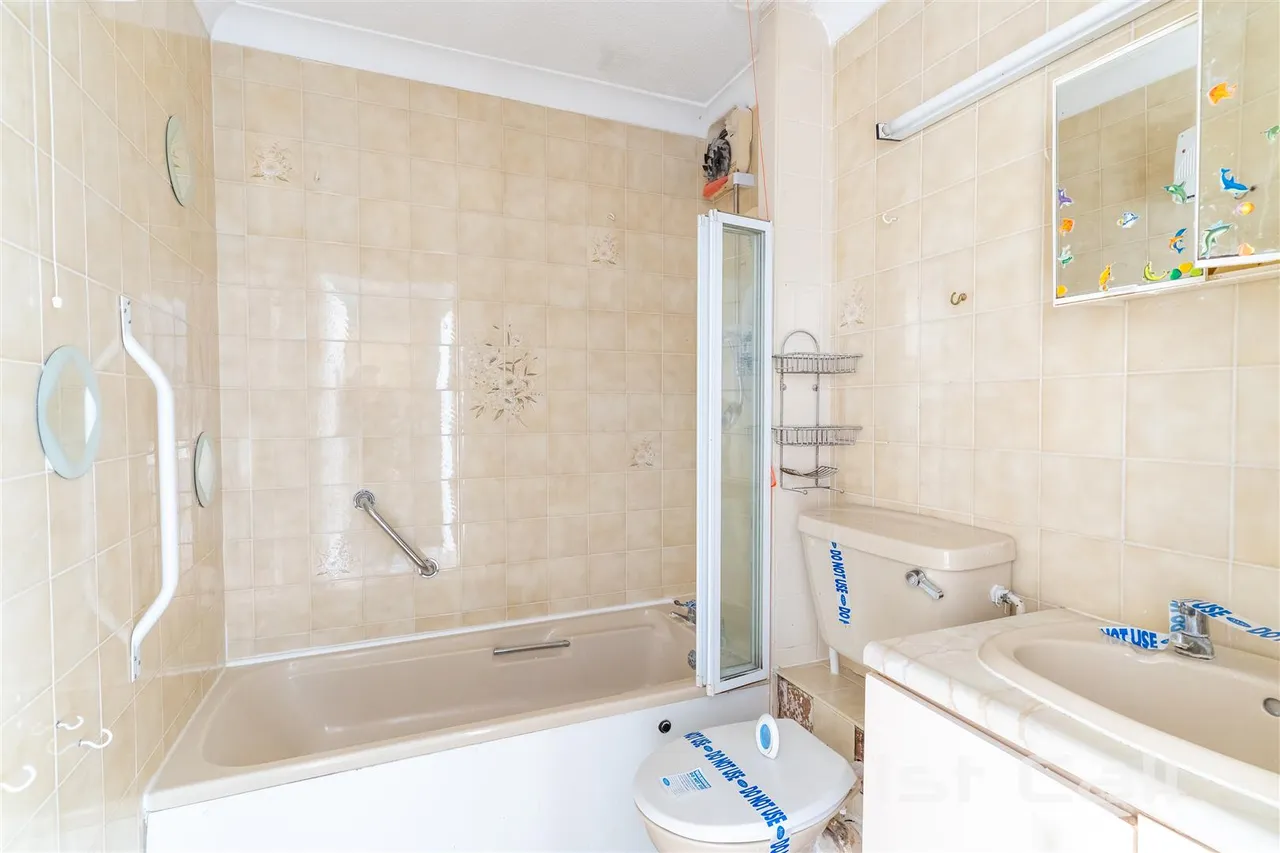 Holland Road, Westcliff-On-Sea, photo 8
