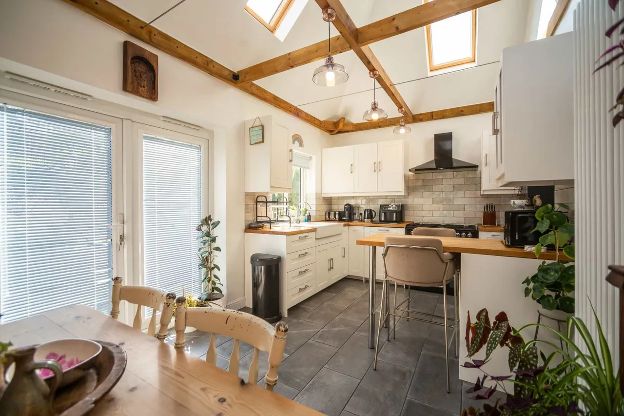 3 bed house for sale — Delce Road, Rochester, Kent, ME1 2ET