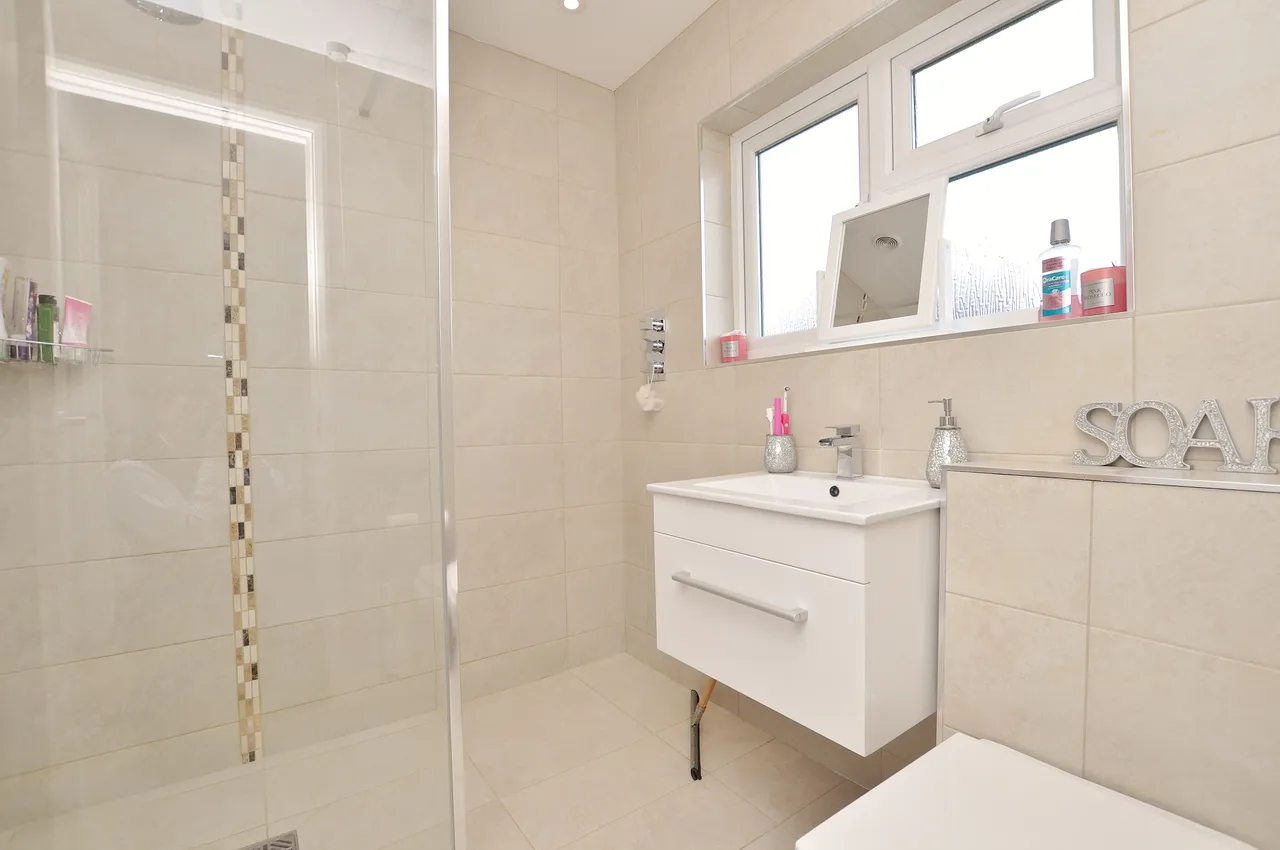 Emmanuel Close, Guildford, GU2, photo 8