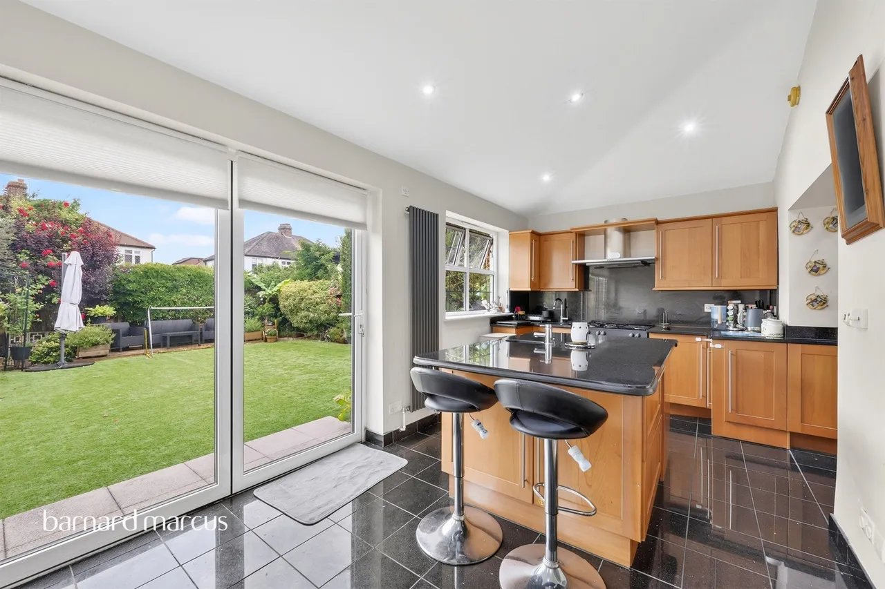 Holmsley Close, New Malden, KT3, photo 2