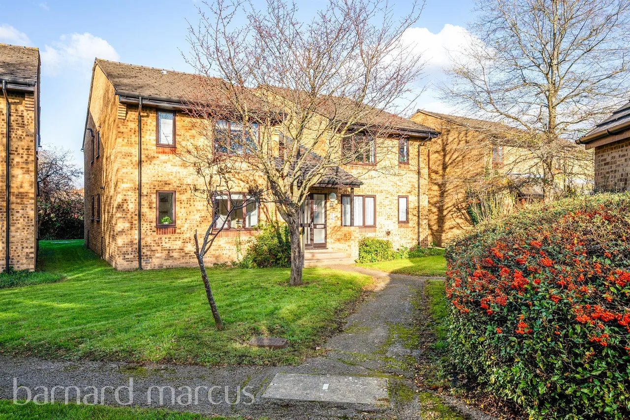 1 bed flat for sale — Cheltenham Close, New Malden