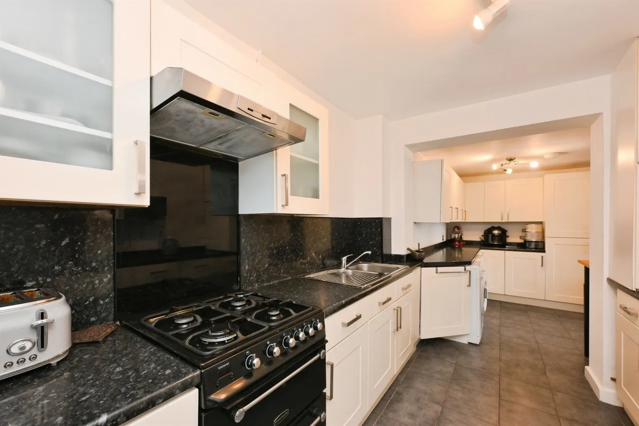 Wavell Close, Cheshunt, Waltham Cross, photo 4