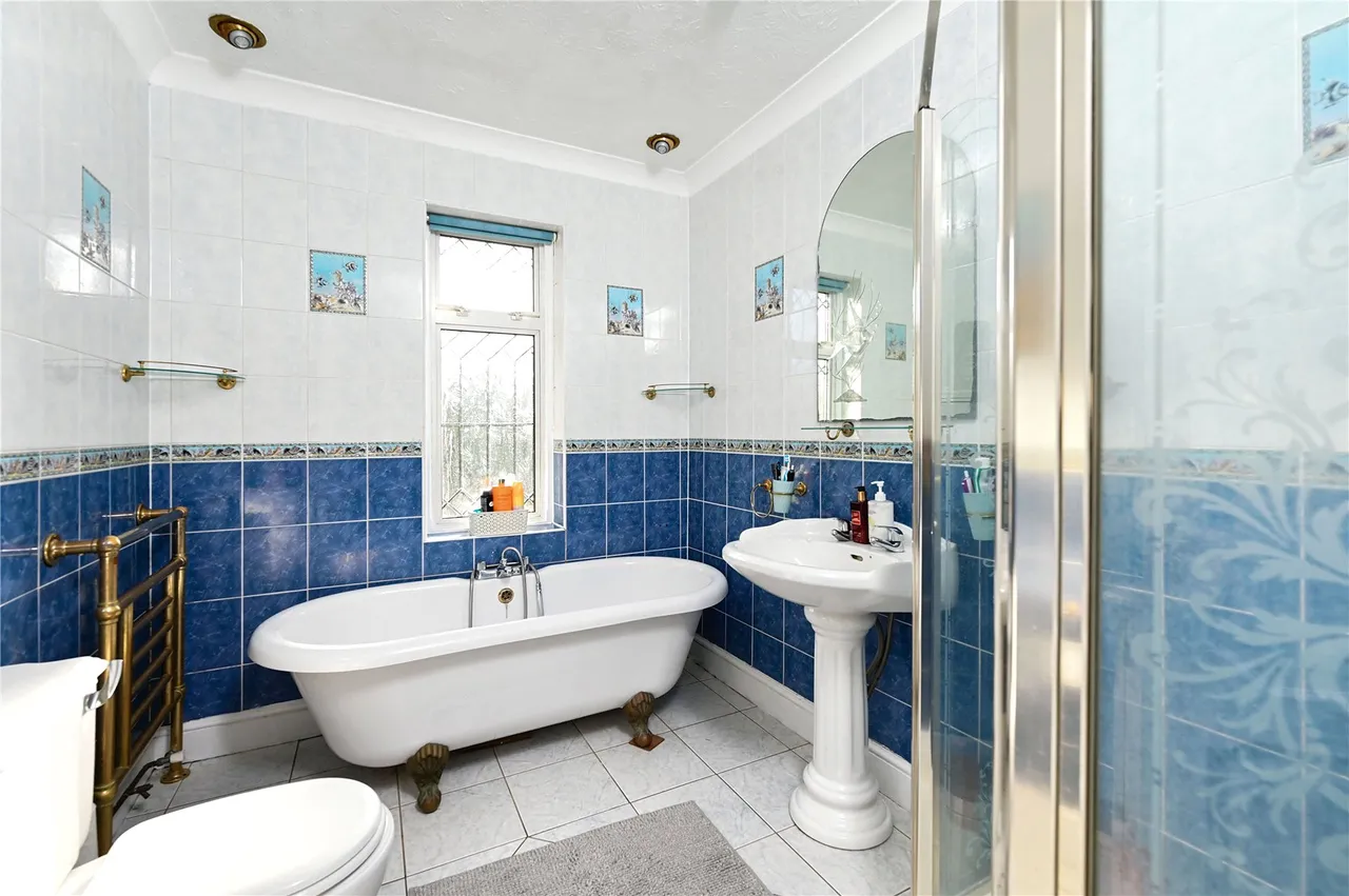 Kingston Road, Staines, TW18, photo 7