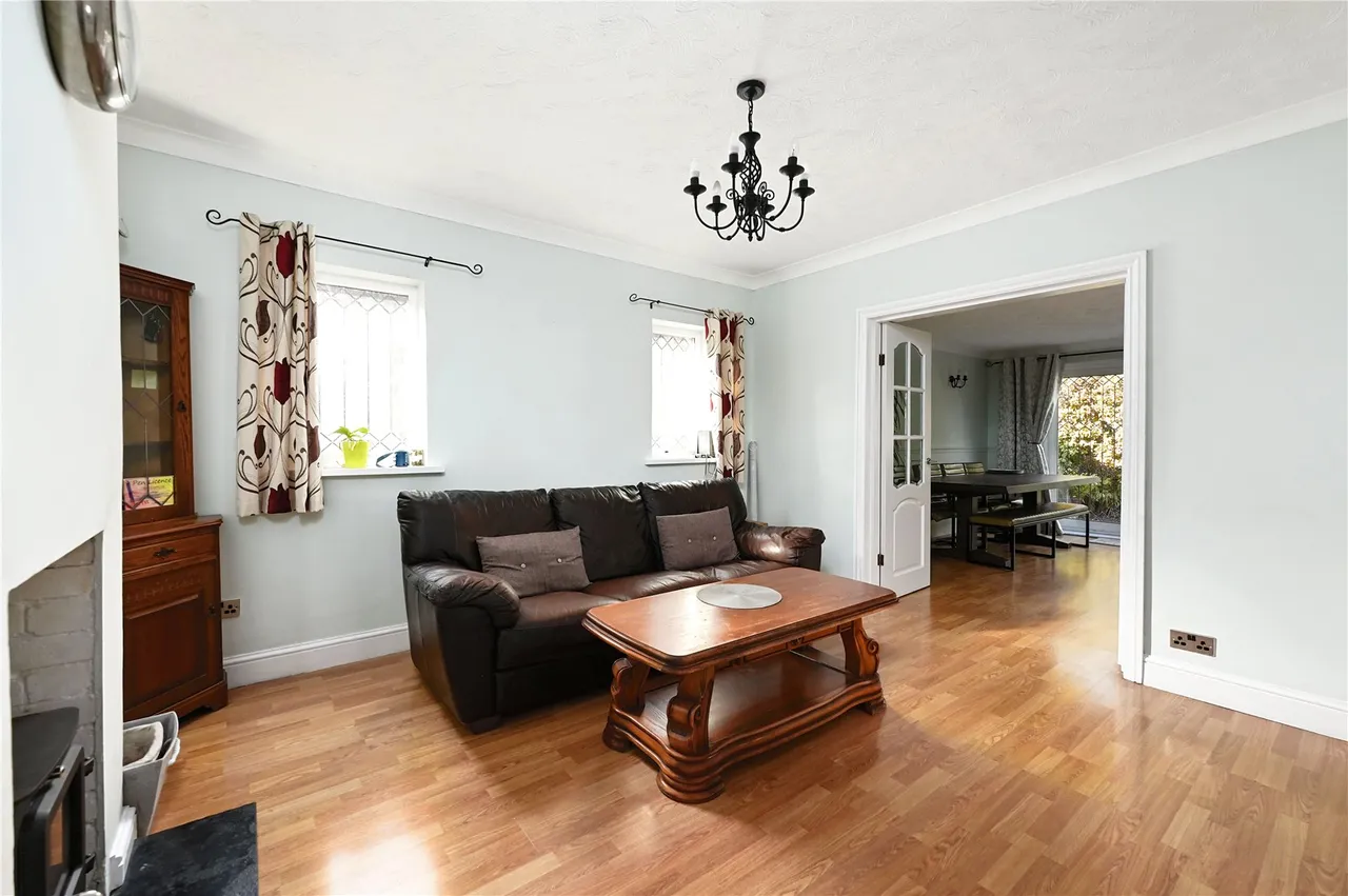 Kingston Road, Staines, TW18, photo 5