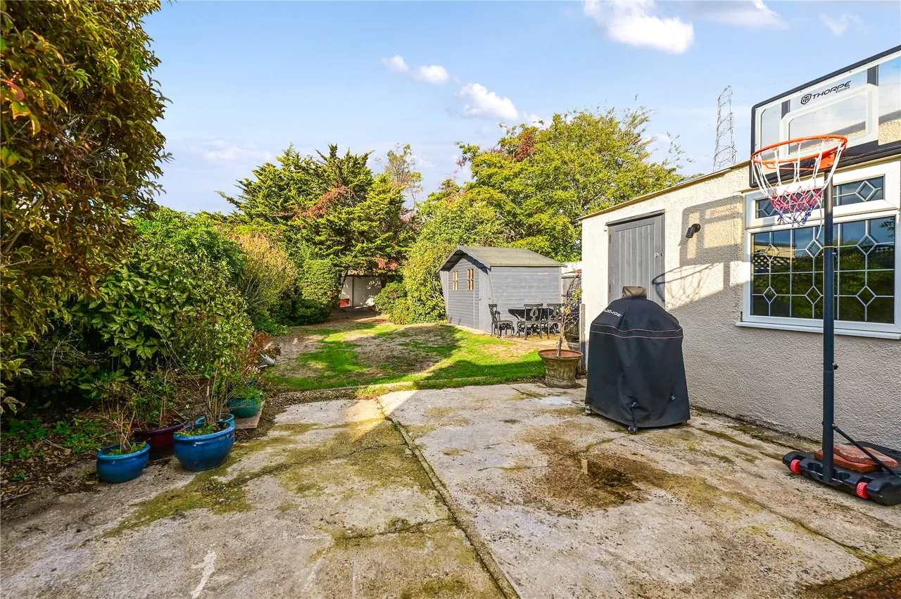 Kingston Road, Staines, TW18, photo 8
