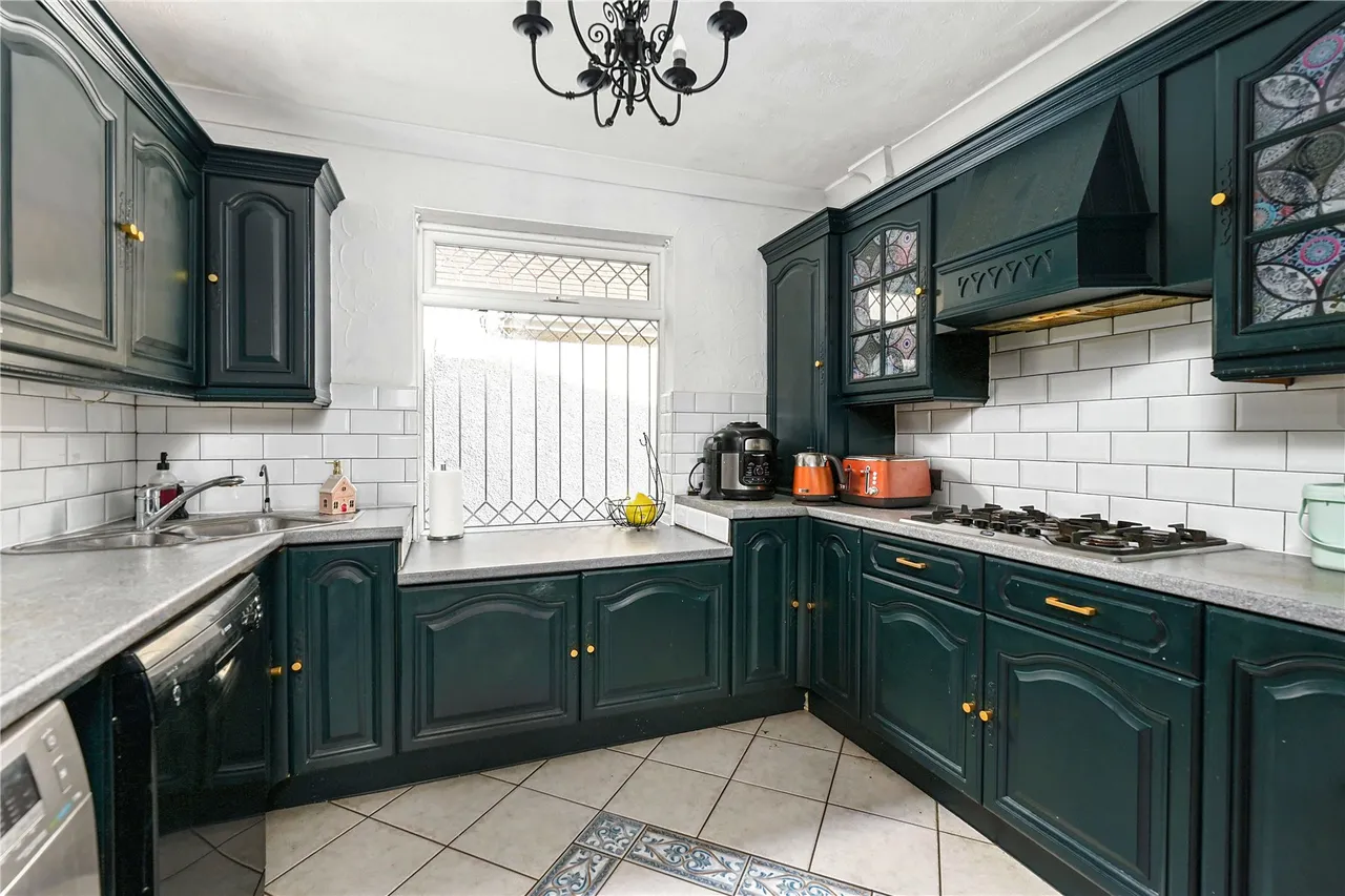 Kingston Road, Staines, TW18, photo 4