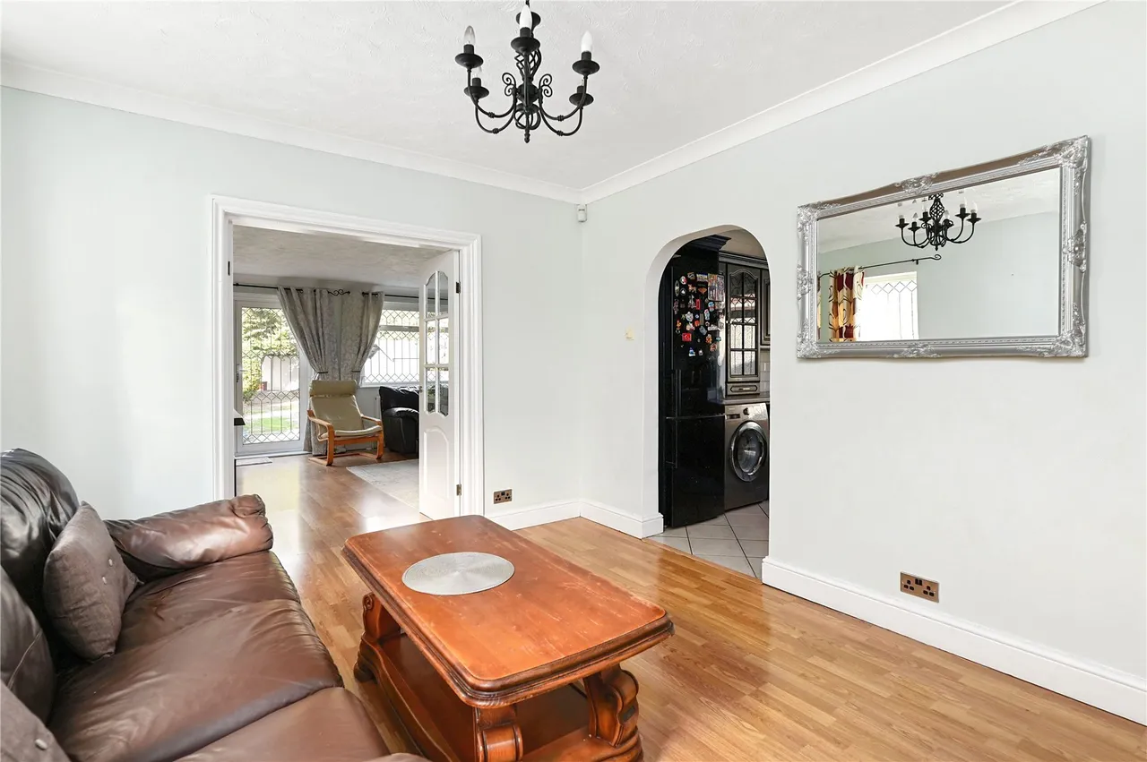 Kingston Road, Staines, TW18, photo 13