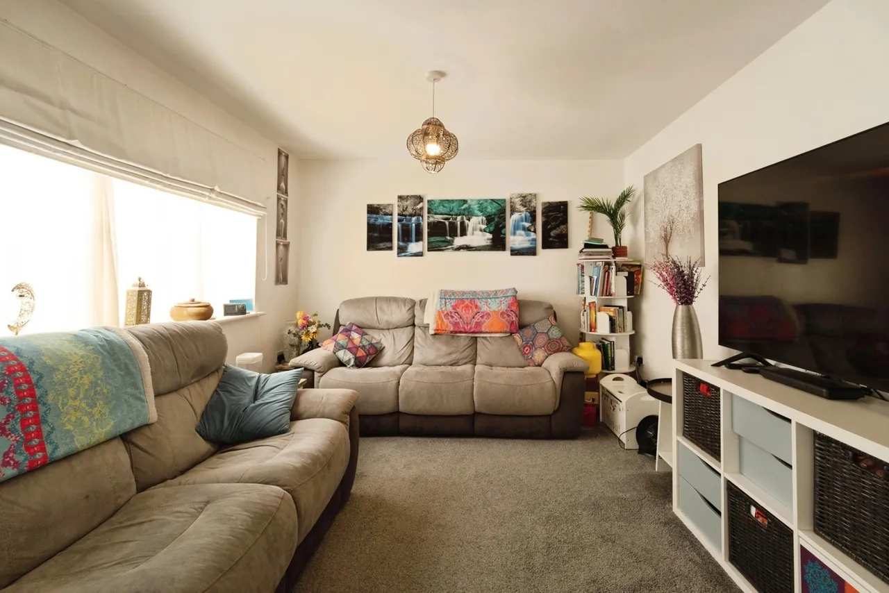 Friars Close, Ilford, IG1, photo 4