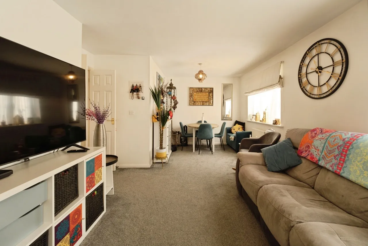 Friars Close, Ilford, IG1, photo 2