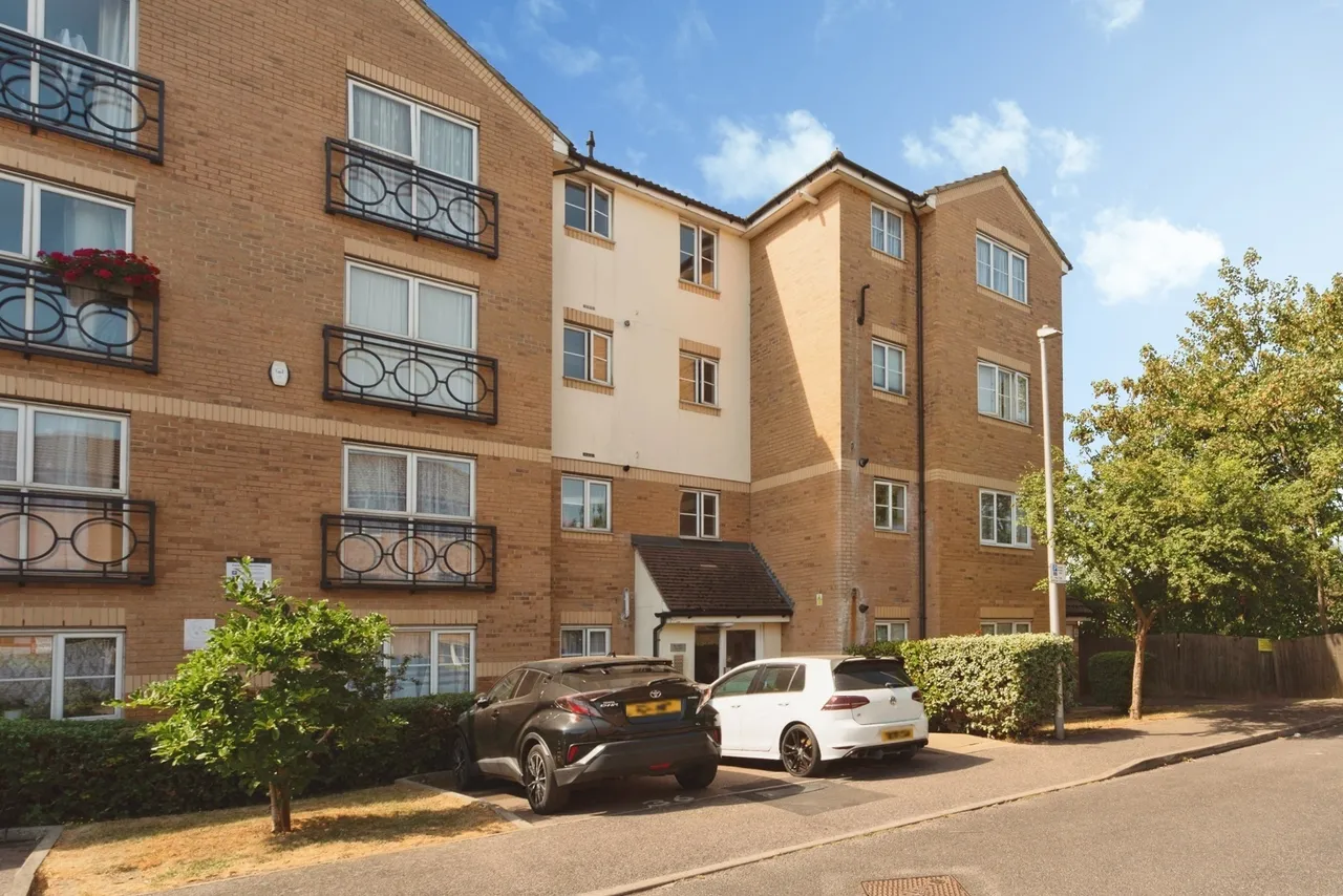 Friars Close, Ilford, IG1, photo 17