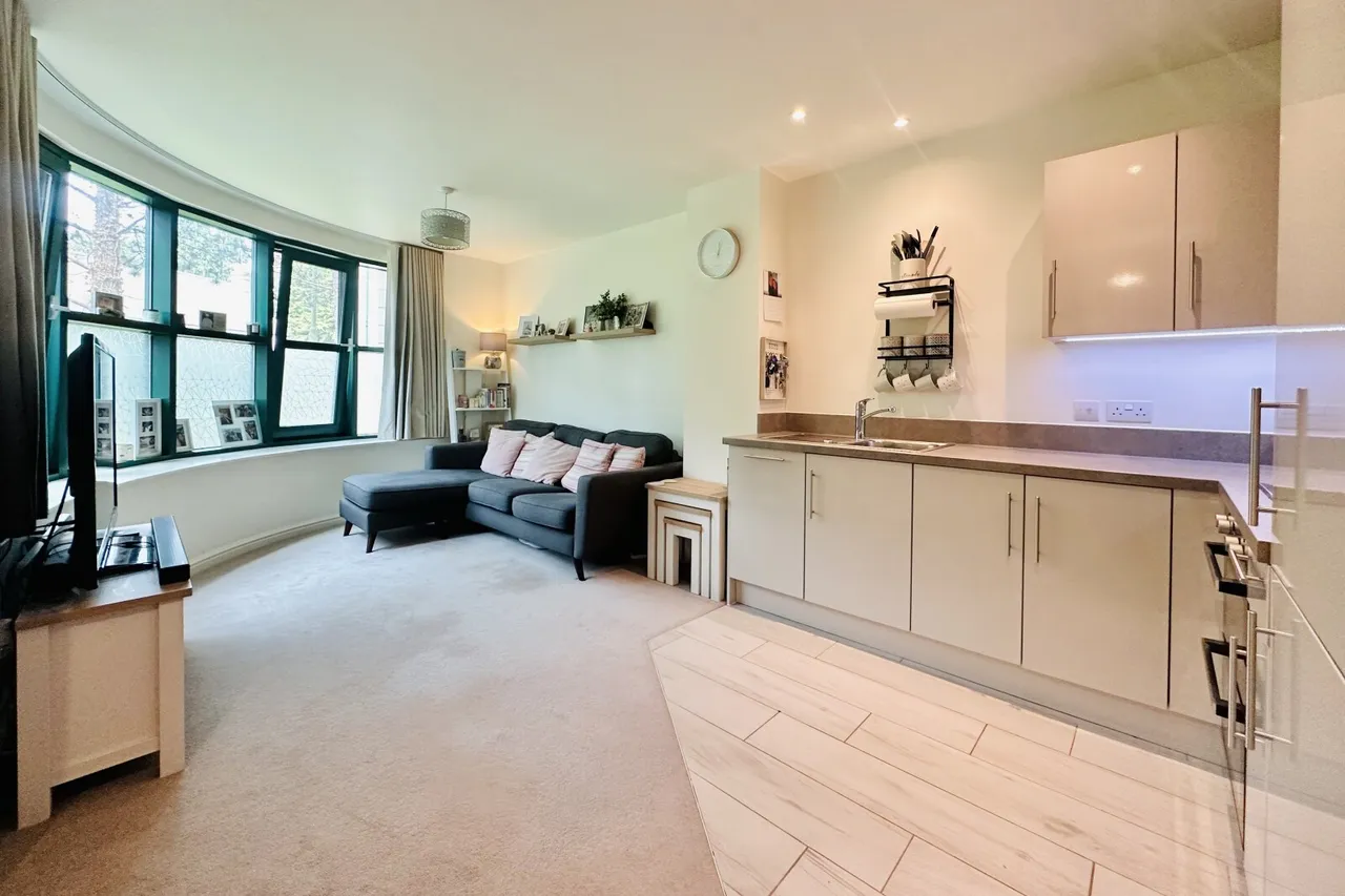 Minley Road, Fleet, Hampshire, GU51 2AE, photo 7