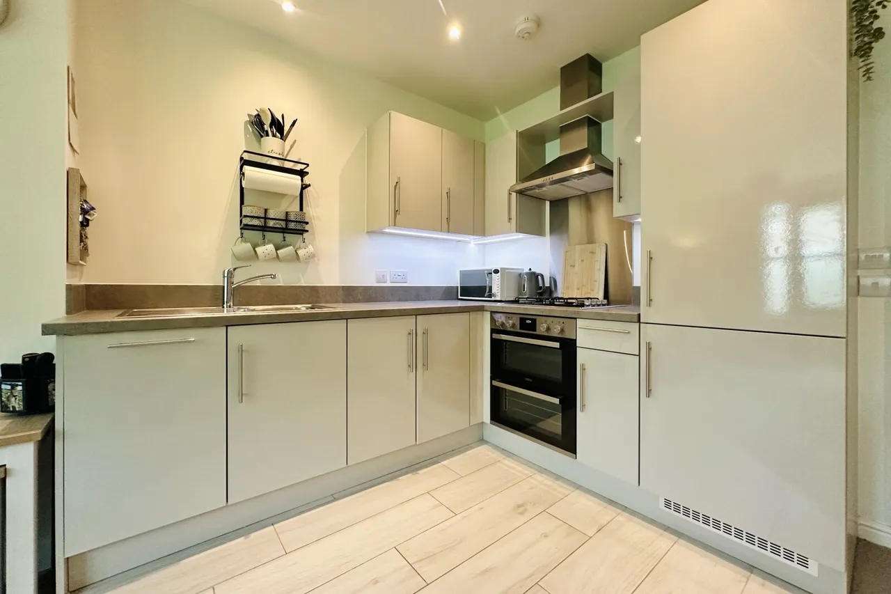 Minley Road, Fleet, Hampshire, GU51 2AE, photo 6