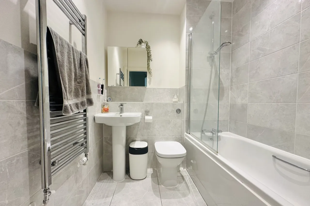 Minley Road, Fleet, Hampshire, GU51 2AE, photo 8