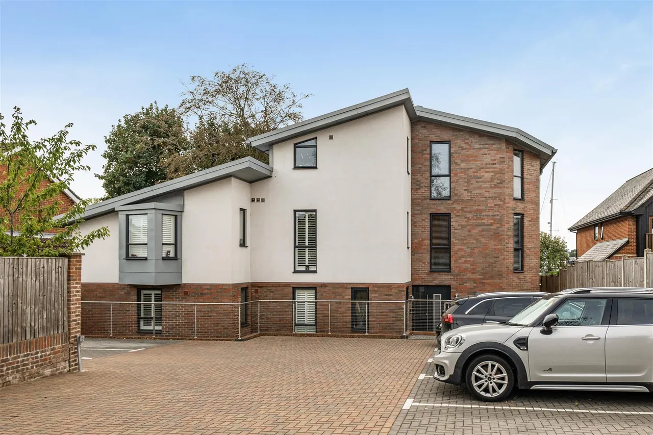 Old Swanwick Lane, Lower Swanwick, photo 12
