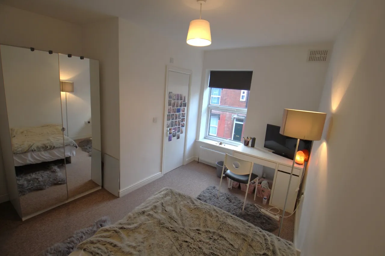 Thornville Grove, Hyde Park, LS6, photo 4