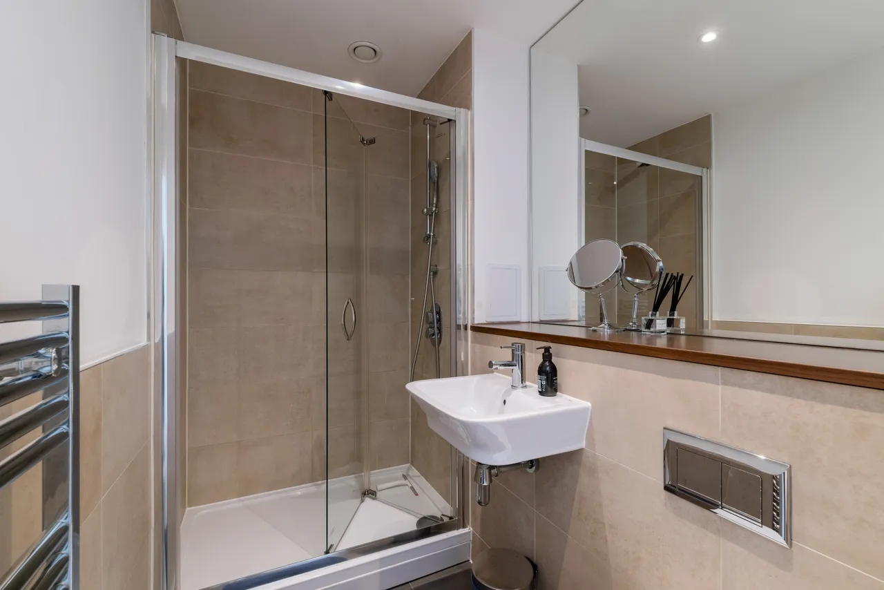 14 Peartree Way, London, SE10, photo 9
