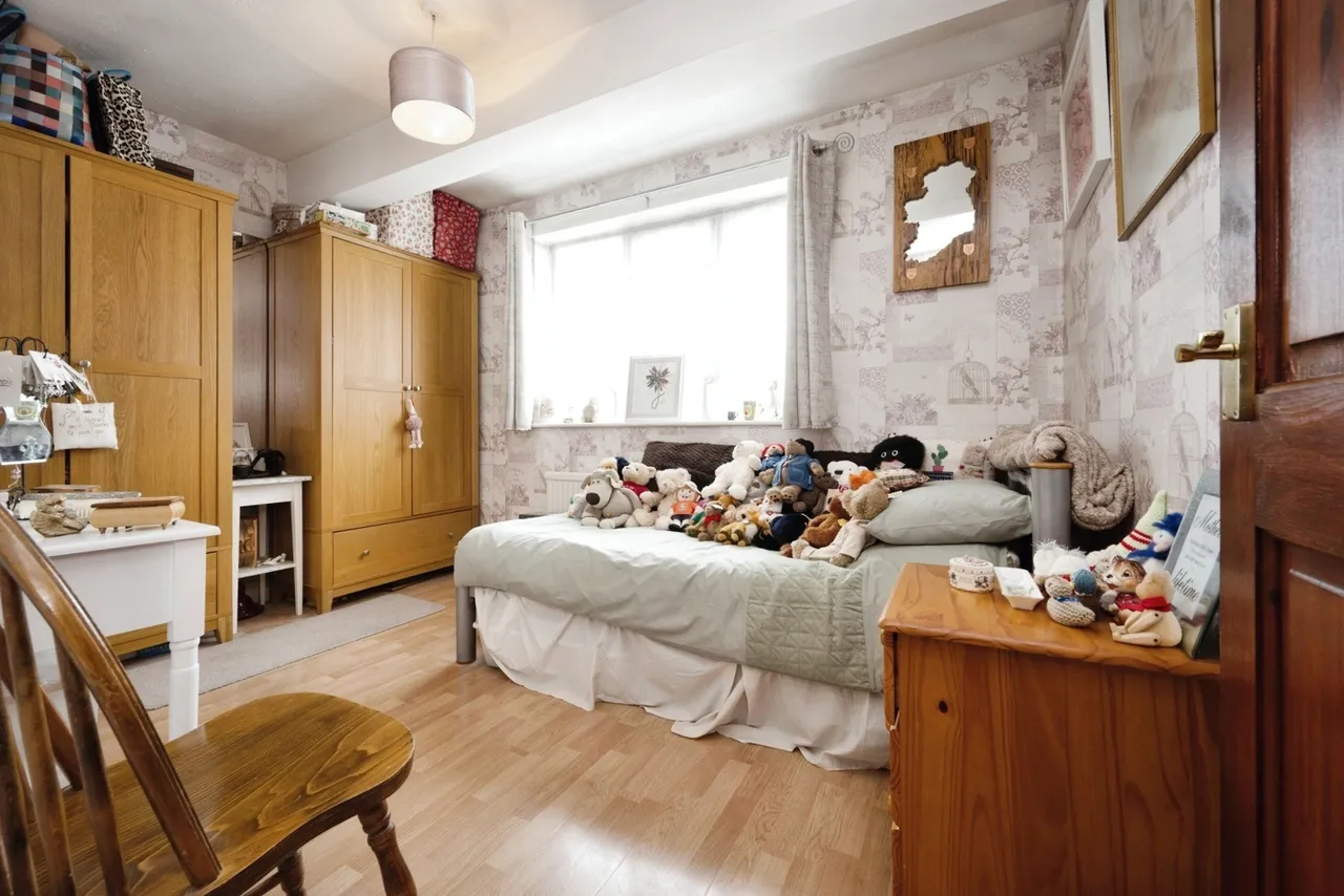 Sutherland Place, Luton, Bedfordshire, LU1, photo 13