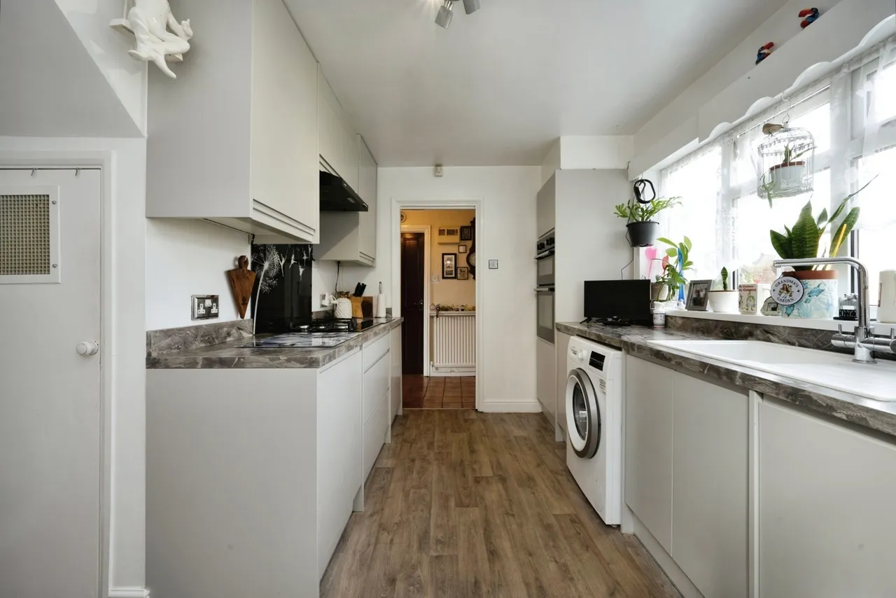 Sutherland Place, Luton, Bedfordshire, LU1, photo 5