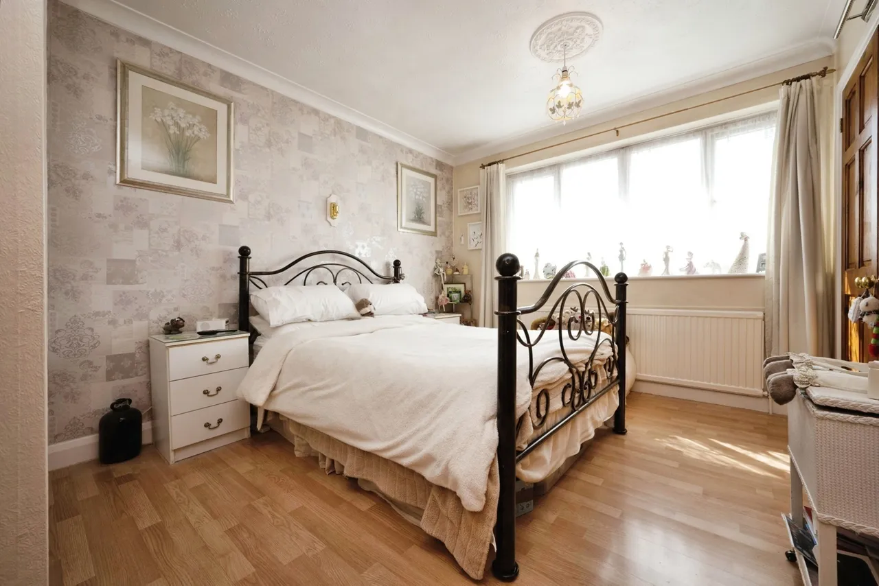 Sutherland Place, Luton, Bedfordshire, LU1, photo 11