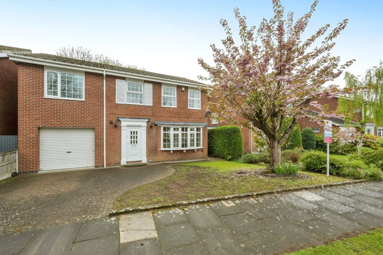 5 bed house for sale — Saundby Close, Bessacarr, Doncaster