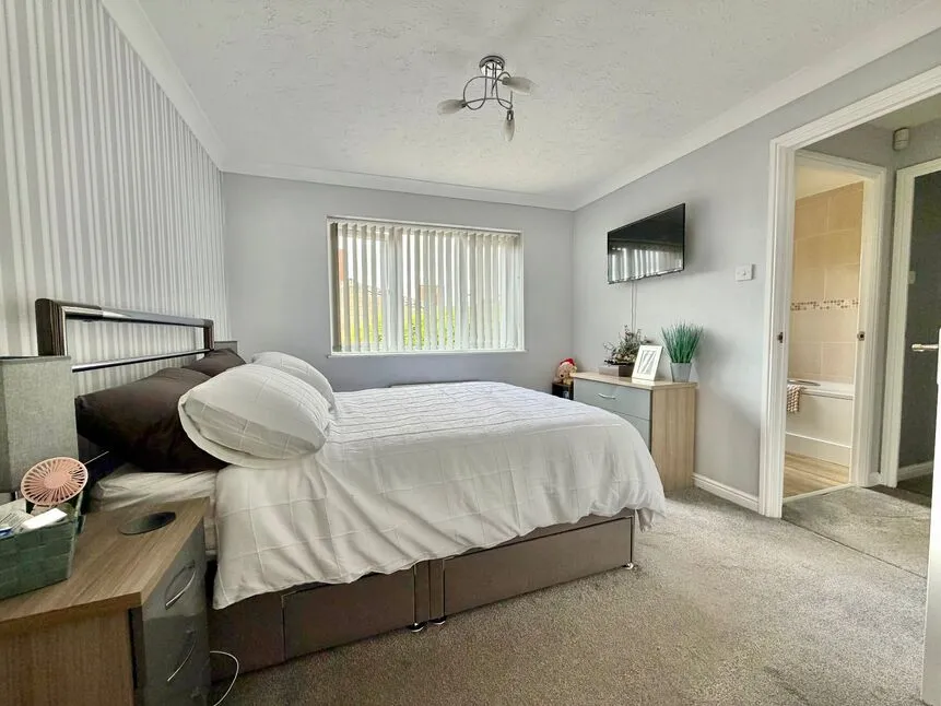 Beach Close, Evesham, Worcestershire, WR11, photo 9