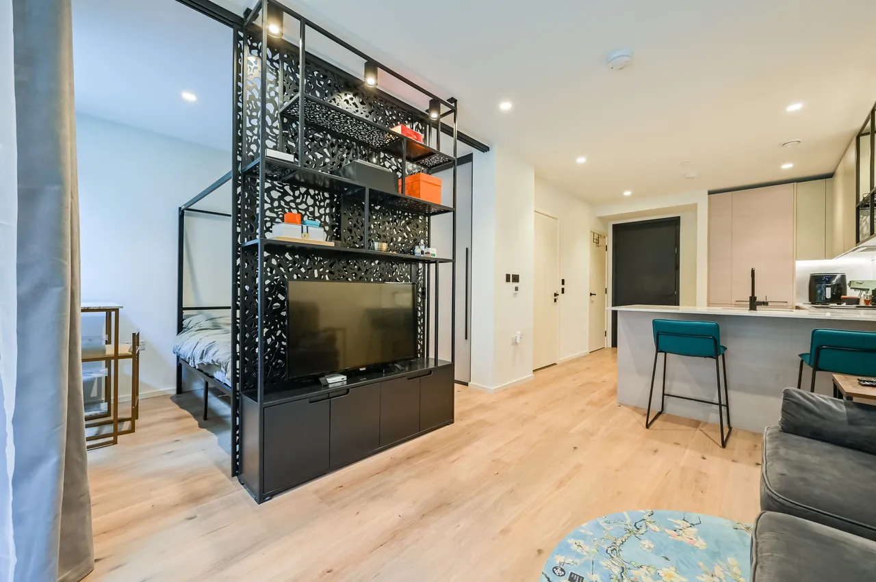 Flat 104, Curlew House, London, photo 12