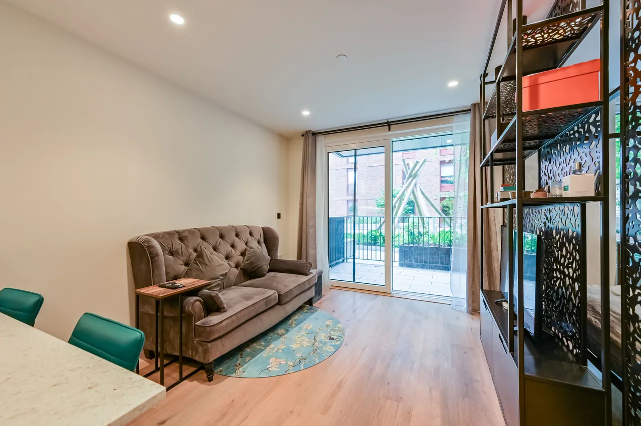 Flat 104, Curlew House, London, photo 2