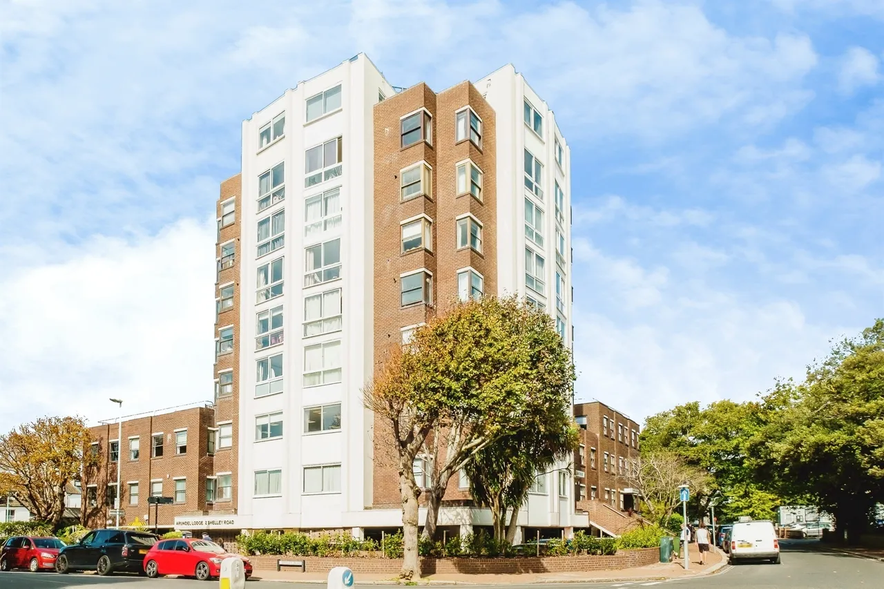 2 bed flat for sale, Shelley Road, Worthing, BN11