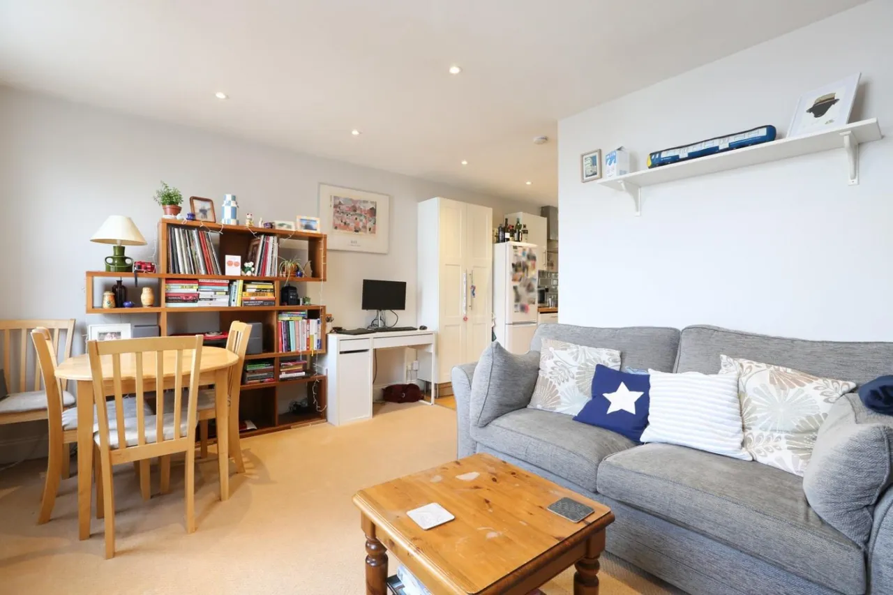 1 bed flat for sale — Wastdale Road, London