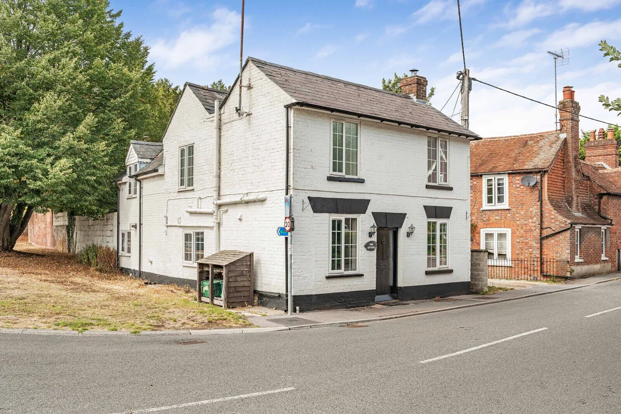 3 bed house for sale, Abingdon Road, East Ilsley, RG20