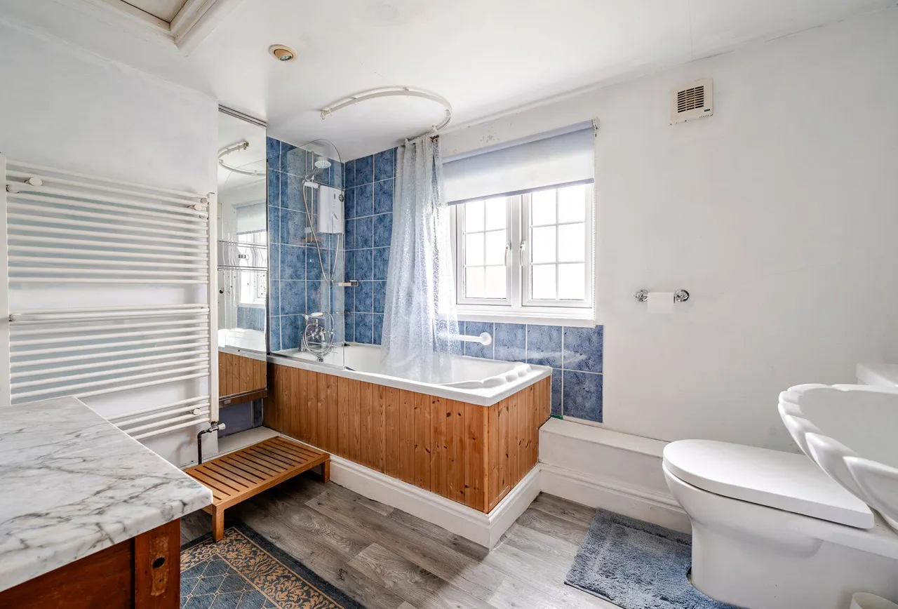 Ryeworth Road, Gloucestershire, Charlton Kings, GL52 6LT, photo 10