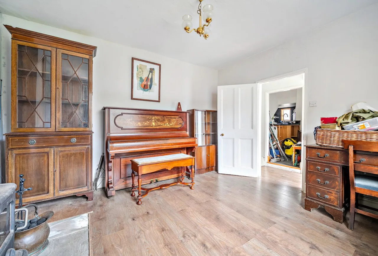 Ryeworth Road, Gloucestershire, Charlton Kings, GL52 6LT, photo 5