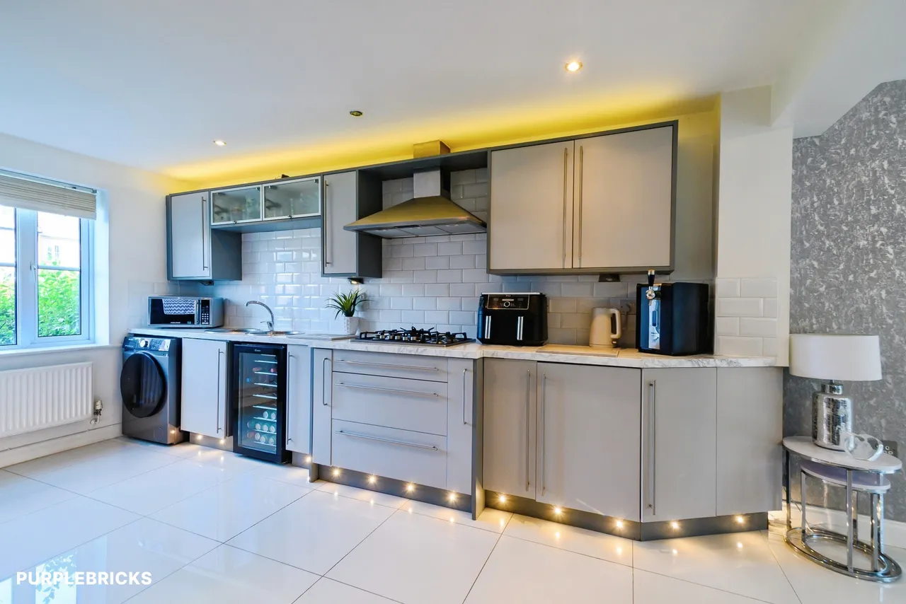 Hallbridge Gardens, Bolton, BL1, photo 6