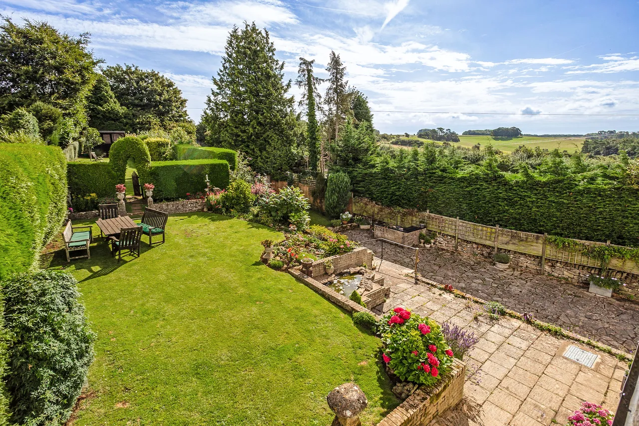 Notgrove, Cheltenham, GL54, photo 2