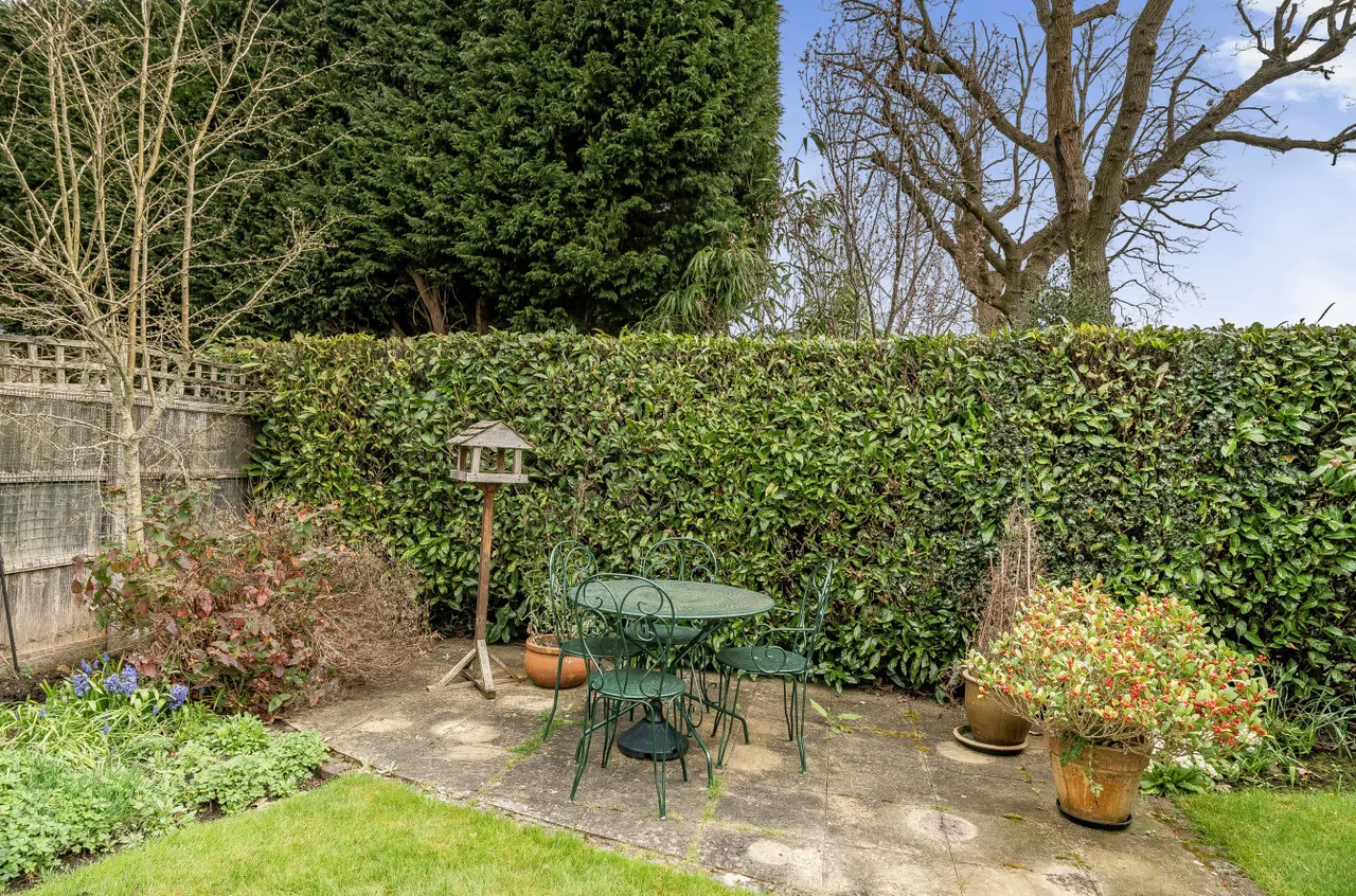 Revesby Close, West End, Woking, Surrey, GU24 9NT, photo 12
