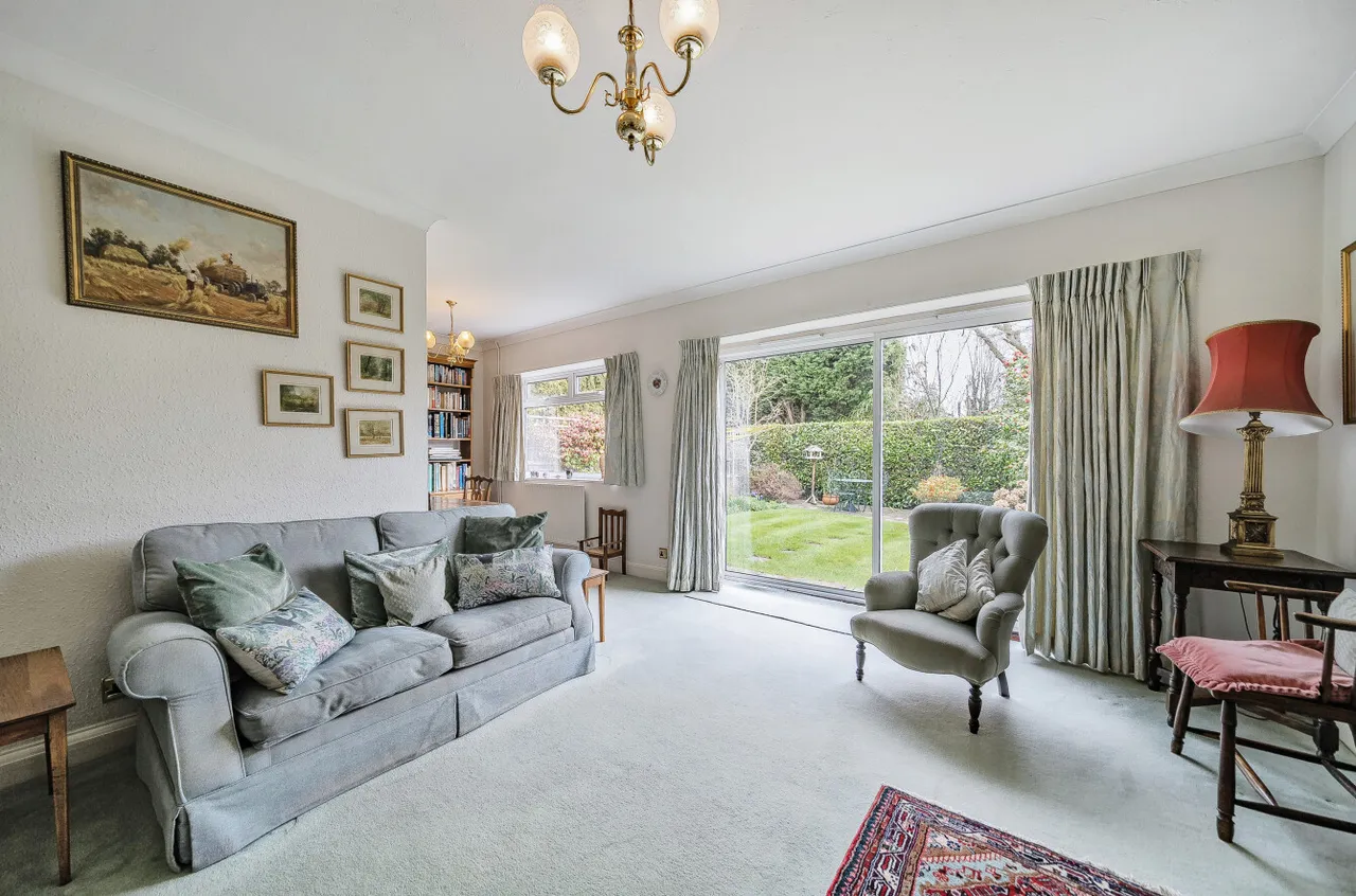 Revesby Close, West End, Woking, Surrey, GU24 9NT, photo 9