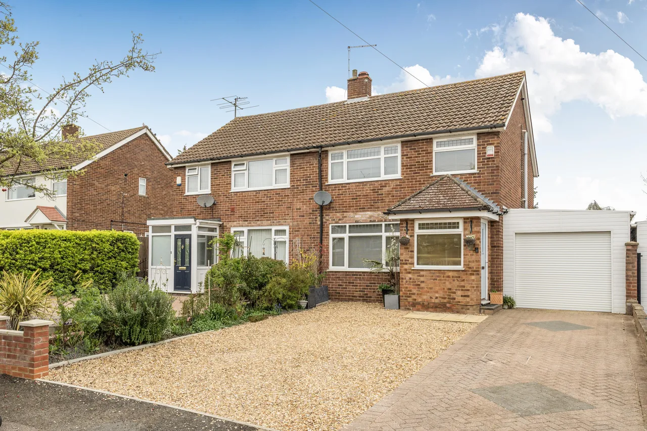 4 bed house for sale, The Buntings, Bedford