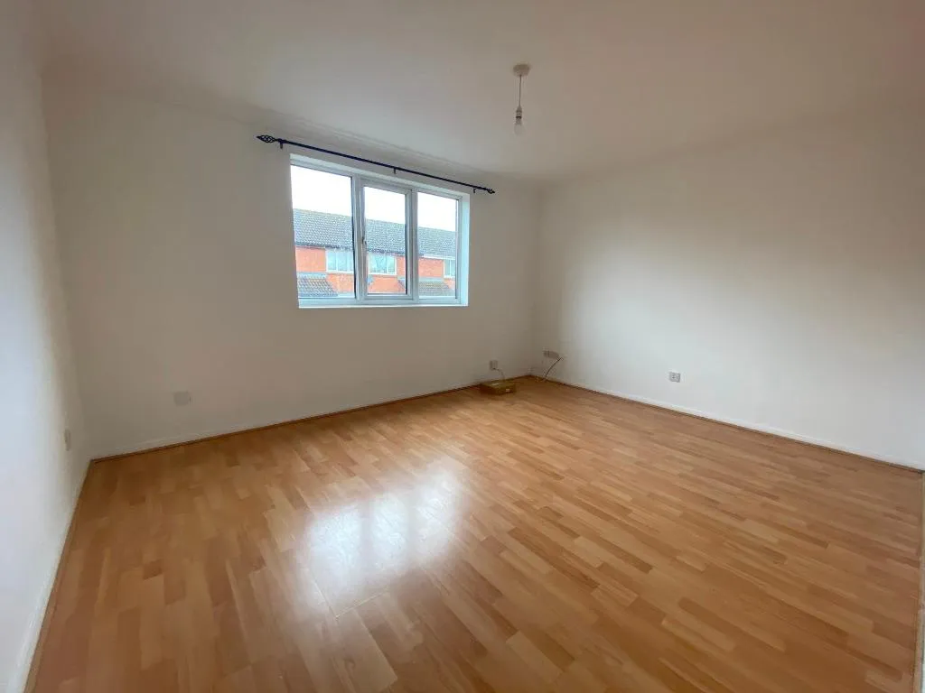 Marney Road, Grange Park, SN5, photo 2