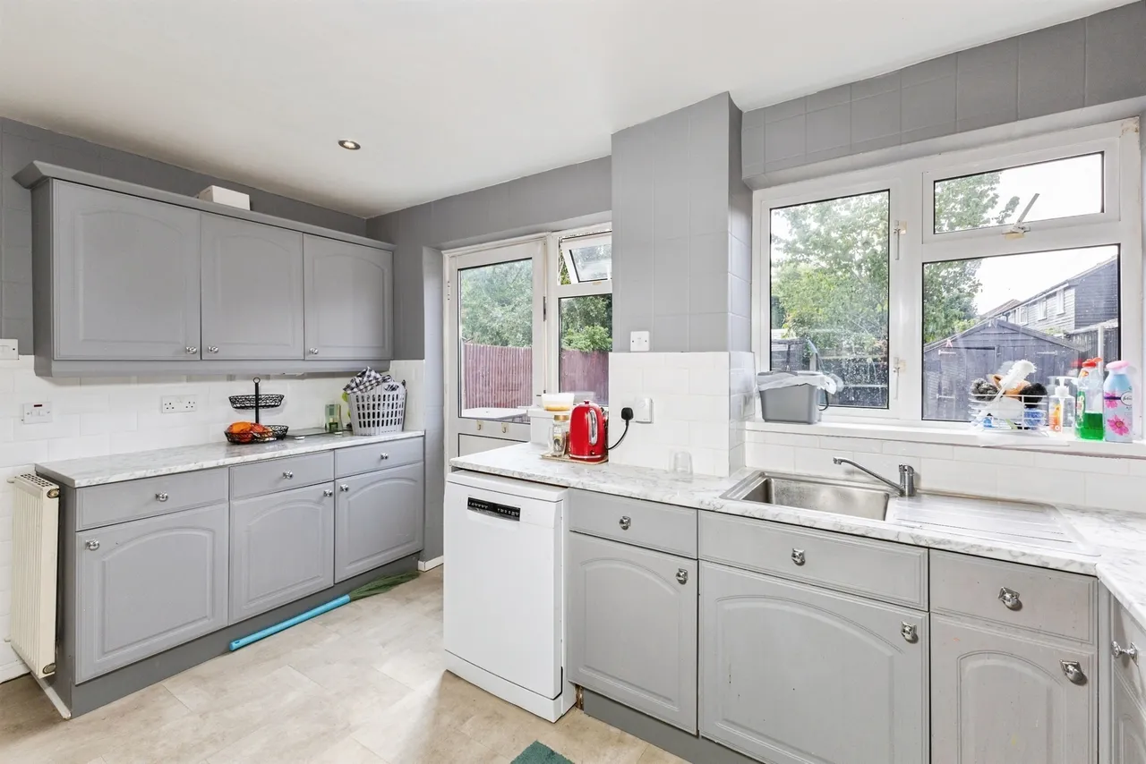 Easington Drive, Lower Earley, RG6, photo 4