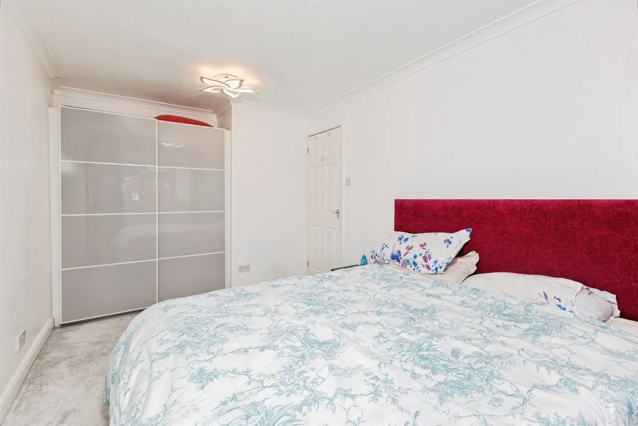 Easington Drive, Lower Earley, RG6, photo 12